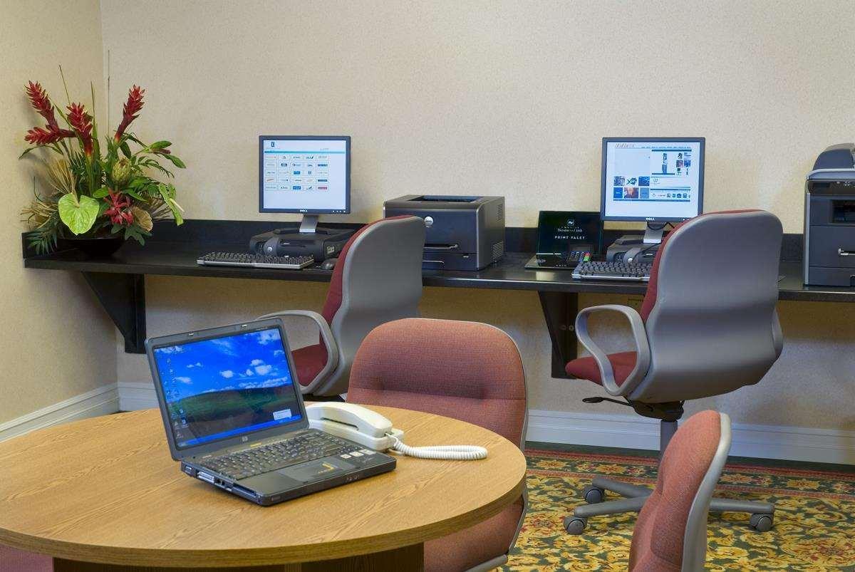 Hotel Embassy By Hilton Downtown 4*